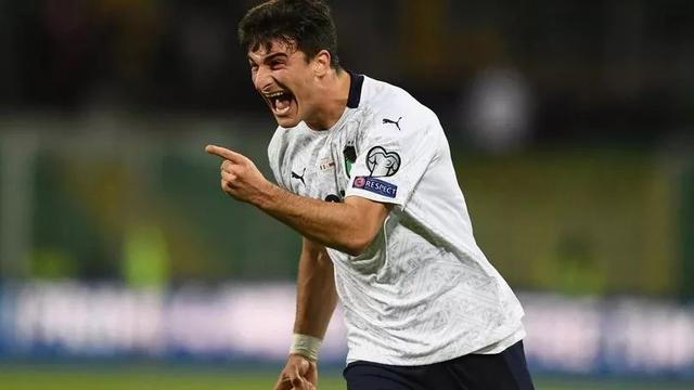 尽管她在开 尽管她在开